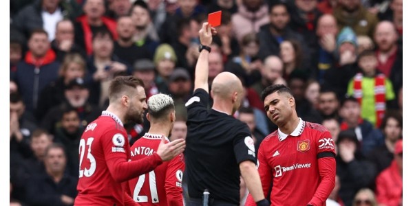 Carlos Casemiro, který během půl roku po příchodu do Manchesteru United vyprodukoval dvě červené karty